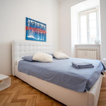 Art & History - New - Modern Classic Apartment Triest Zewnętrze zdjęcie